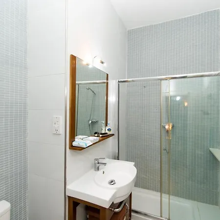 Maria Townhouse Heart Of 4* Victoria