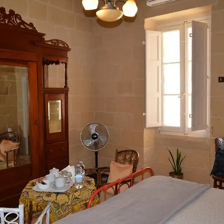 Maria Townhouse Heart Of Bed & Breakfast