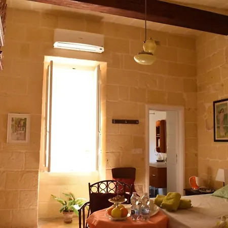 Bed & Breakfast Maria Townhouse Heart Of *