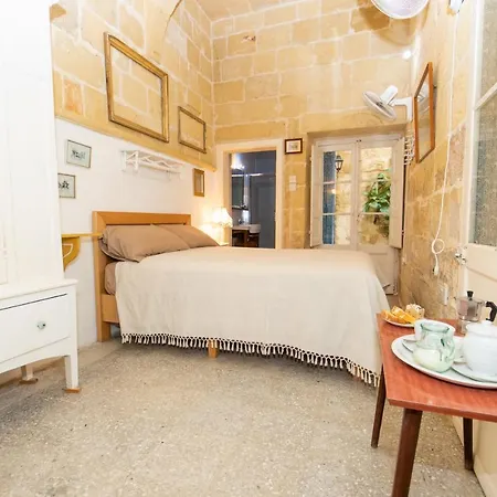 Maria Townhouse Heart Of Bed & Breakfast Victoria