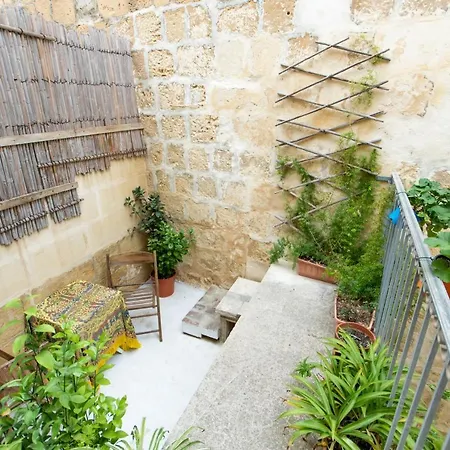 Bed & Breakfast Maria Townhouse Heart Of *