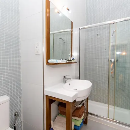 Maria Townhouse Heart Of 4* Victoria