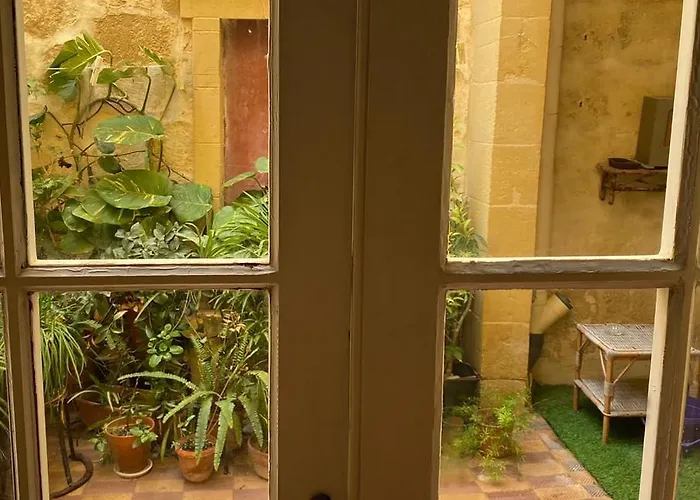 B&B Maria Townhouse Heart Of Victoria