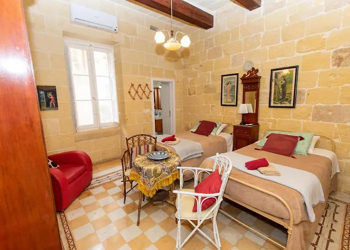 Maria Townhouse Heart Of 4* Victoria